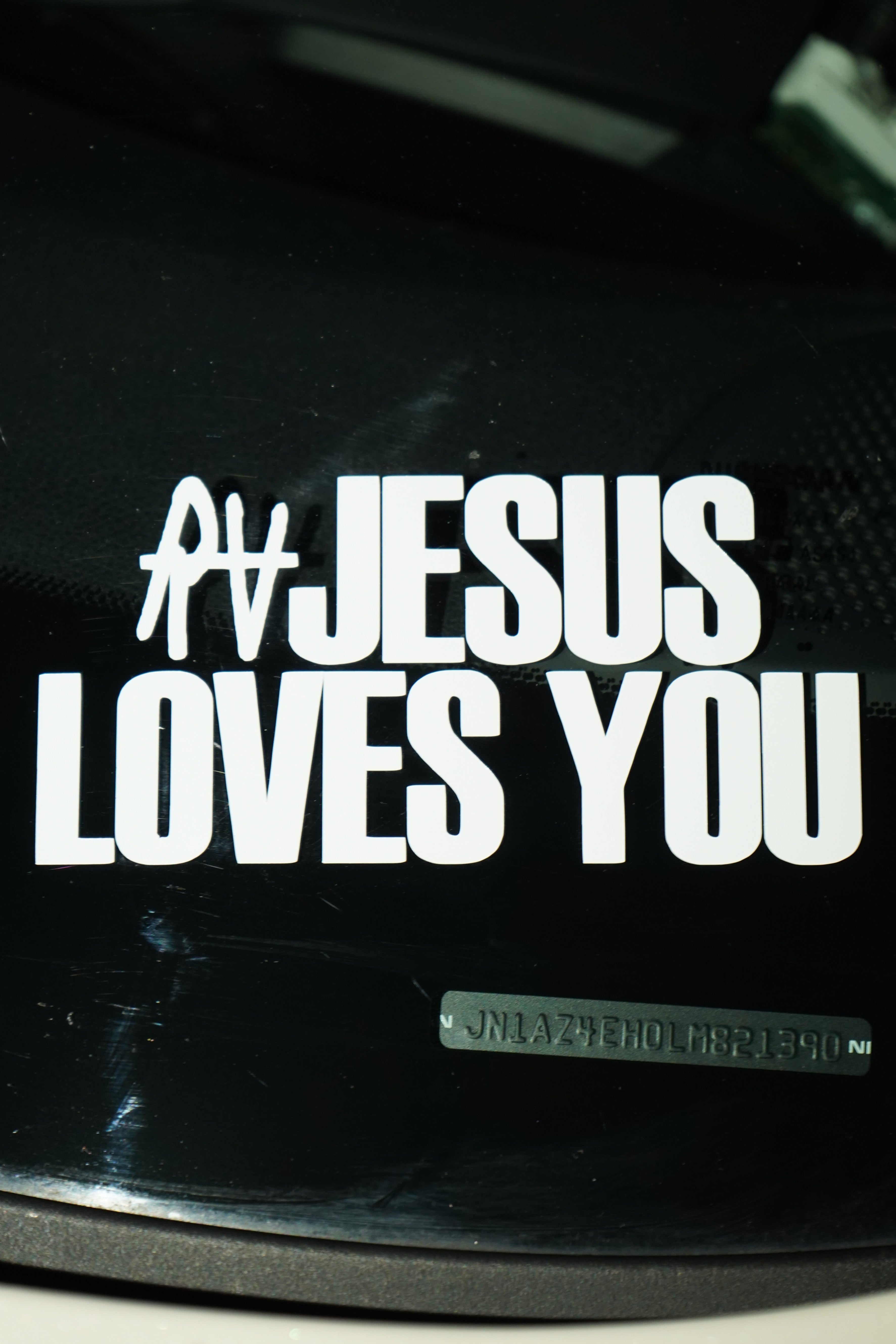 JESUS LOVES YOU